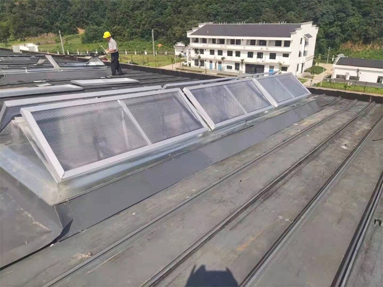 三角型電動(dòng)采光排煙天窗