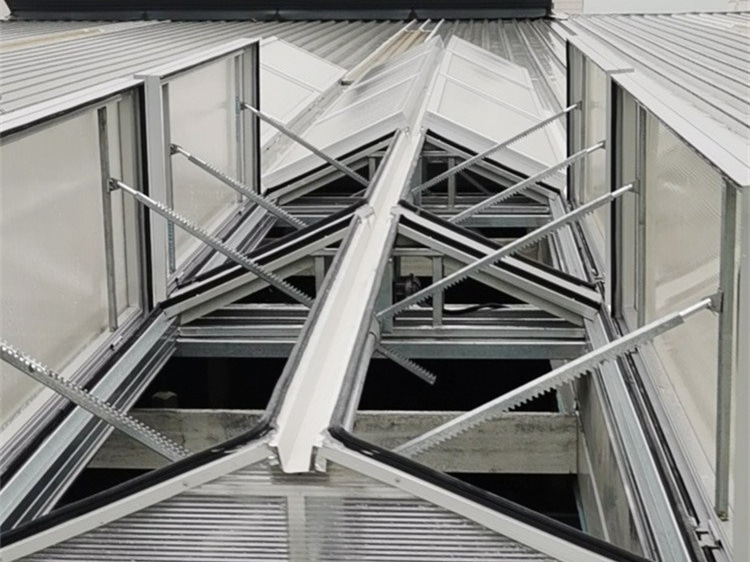 三角型電動(dòng)采光排煙天窗